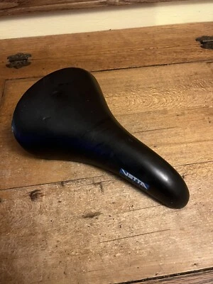 Sillín vintage Vetta VSA Italia 265 mm largo 165 mm ancho años 80 MTB Novara Foto 1 de 4