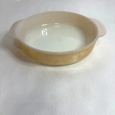 复古 Fire King Anchor Hocking Peach Lustr 8 英寸蛋糕烤砂锅 #450 — 第 1/4 张图片