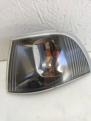 Luz indicadora de giro delantera izquierda Volvo S40, V40 1998 30854653 KEG15545 Foto 1 de 3