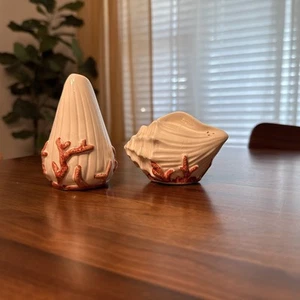 VINTAGE 1989 FITZ & FLOYD SEASHELL & CORAL SALT & PEPPER SHAKERS - JAPAN - EUC - Picture 1 of 5