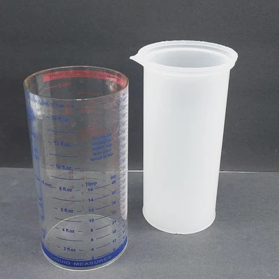 VTG Pampered Chef Measure All 2 Cup Wet/Dry Push Up Measuring Cup #2225 - Image 1 of 4