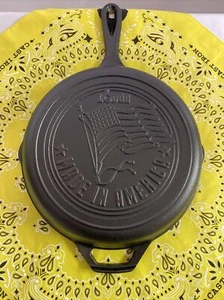 Lodge Cast Iron 10.25" Skillet with American Flag Design - Picture 1 of 3