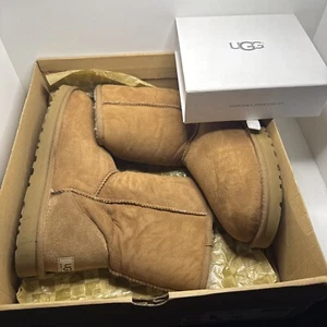 UGG Herren Classic Short Boots, Braun + - Bild 1 von 12