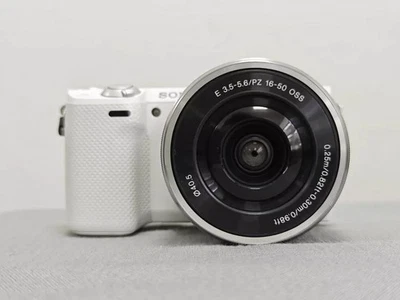 Sony Alpha NEX-5R Mirrorless Camera Lens Kit 16-50mm WHITE English Language - Image 1 of 4