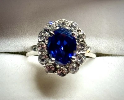 Beautiful Swarovski Ring - Imagem 1 de 4