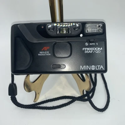 Vintage 90s Minolta Freedom 35AF/QD 35mm Film Camera Excellent Condition - Image 1 of 4
