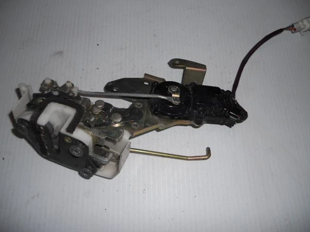 Привод дверного замка левый задний для водителя 2006 Suzuki Aerio - Изображение 1 из 1