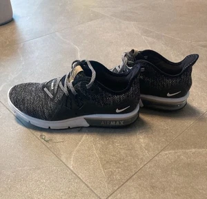 Nike Air Max Grau Gr 39 - Bild 1 von 4