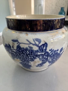 Fioriera Jardinière semi-porcellana reale - motivo lilla Wedgwood & Co 1891-1910 - Foto 1 di 10
