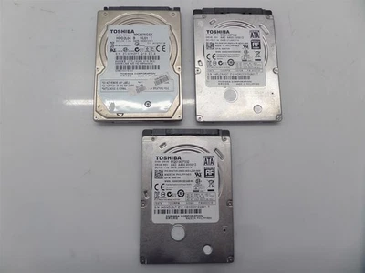 Lote de 3 discos duros Toshiba 320GB 2.5" SATA MK3275GSX y MQ01ACF032 Foto 1 de 4