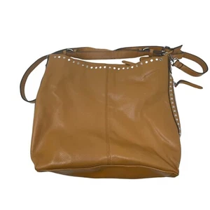 Bolso de Hombro Chillx Cuero Sintético Tostado Tachonado Múltiples Compartimentos Cartera - Imagen 1 de 9