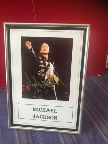 Signed 30x21cm Reproduction print of legendary singer Michael Jackson ...