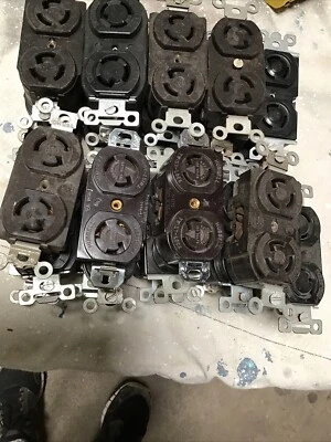 NEMA L5-15R Duplex Locking Receptacle, 125V, 15A, 2P, 3W, 1PH - Image 1 of 4