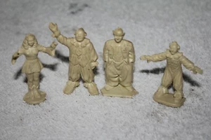  Marx Circus Clown 45mm Unpainted Miniature Figure very rare (4x) dec19 #B2 - Picture 1 of 2