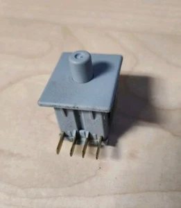 Original OEM Husqvarna Snapmount Switch 589500901 NOS - Bild 1 von 2