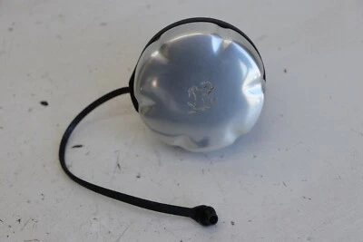 Tapa de cuello de llenado de tanque de combustible Ferrari 612 Scaglietti 2006 J131 Foto 1 de 3