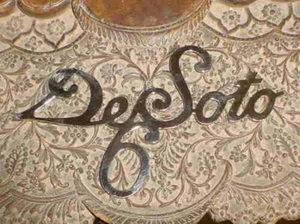 DeSoto 6 Radiador Reja Script 1920-1930s Latón Nombre o Emblema - Picture 1 of 5