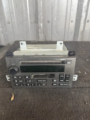 Ford Crown Victoria Lincoln Town Car MercuryGrand Marquis 2005-2007 radio CD AMFM Foto 1 de 4