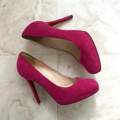 $845 Christian Louboutin Hecho en Italia Rosa Fucsia Gamuza Tacones Zapatos de salón Talla 8.5 Foto 1 de 4