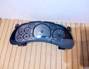2000-2005 Chevy Monte Carlo SS Instrument Cluster 169,140 Mi ID 10306211 OEM - Bild 1 von 12
