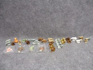 33 figuras de animales de cerámica Rose Tea Wade Inglaterra mono ballena tigre burro - Imagen 1 de 7