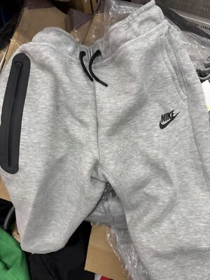 New  NIKE Tech Fleece Kids Grey SIZE M FD3287-063 - Image 1 of 2