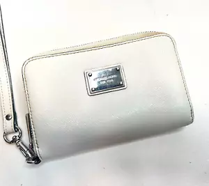 Off White MICHAEL KORS Wristlet Zip Around Wallet Credit Card Holder - Picture 1 of 9
