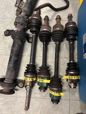 Eixos e eixos de transmissão Evo8 Stock  - Imagem 1 de 3