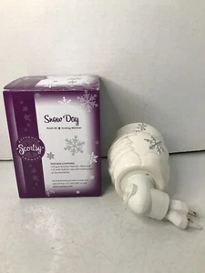 Scentsy "Snow Day" Wall Plug-in Wax Warmer Snowman Silver Snowflakes w/ scents - Picture 1 of 5