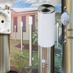 Lampione vialetto con presa giardino acciaio inox lampada esterno piantana rilevatore di movimento - Foto 1 di 2