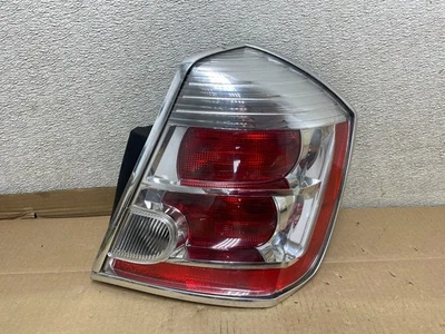 Оригинальный правосторонний задний фонарь для Nissan Sentra 2007–2012 годов выпуска U2842 DW - Изображение 1 из 4