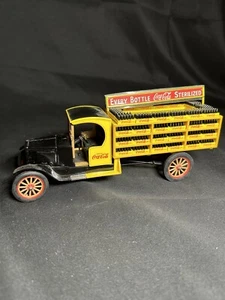 DANBURY MINT 1928 COCA-COLA DELIVERY TRUCK WITH BOTTLES STILL + BOX - Picture 1 of 14
