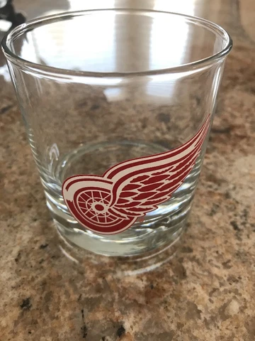 NHL DETROIT RED WINGS LOGO ONLY Water/Whiskey Drinking Glass 8 oz Free Shipping Cover