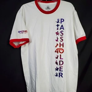 Camiseta GRANDE Parques Disney World 2022 Epcot 40 Aniversario Titular del Pasaporte con Fecha - Imagen 1 de 3