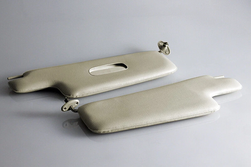 Parasol para Volkswagen Beetle 1300-1303 con espejo color crema LHD Foto 1 de 1