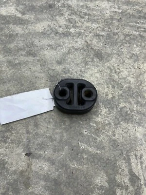 Conjunto de unidad de goma de montaje de buje de suspensión de tubo de escape 16-20 OEM Honda HRV HR-V  Foto 1 de 4