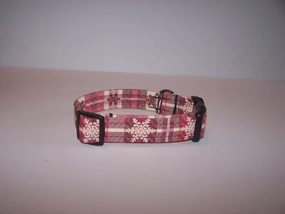 Diseños de nariz húmeda arándano copo de nieve a cuadros collar de perro Navidad invierno borgoña2 Foto 1 de 4