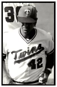 Camilo Pascual (1979) Minnesota Twins Vintage Baseball Postcard PCMT - Picture 1 of 2
