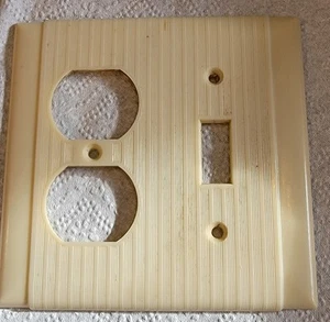VINTAGE BAKELIT ELFENBEIN 2 GANG UMSCHALTER + STECKDOSE WANDSCHALTERPLATTE, Uniline - Bild 1 von 2