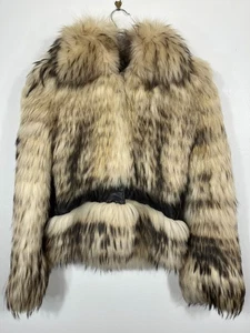 Moderne FINN WASCHBÄR Pelzjacke abnehmbare Kapuze hellbraun Damen Medium 23" Länge - Bild 1 von 5