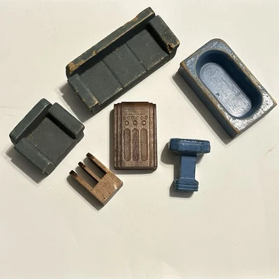 Strombecker 1930s Wooden Dollhouse 1:16 Furniture Radio Couch Chair Tub Stand - Image 1 of 4