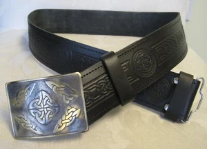Cinturón de cuero negro en relieve celta y hebilla cuadrada celta * falda escocesa para hombre - Imagen 1 de 3