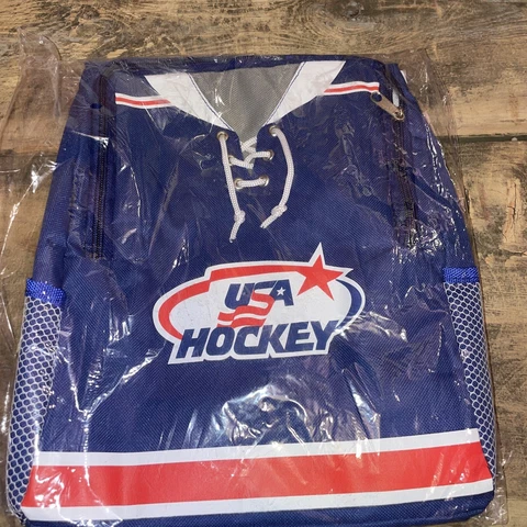 USA Hockey Labatt Blue soft cooler new in package Cover