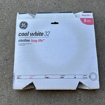 GE 12 Inch 32 Watt Circline T9 Fluorescent Lamp - Cool White - FC12T9/CW - 33890 - Image 1 of 4