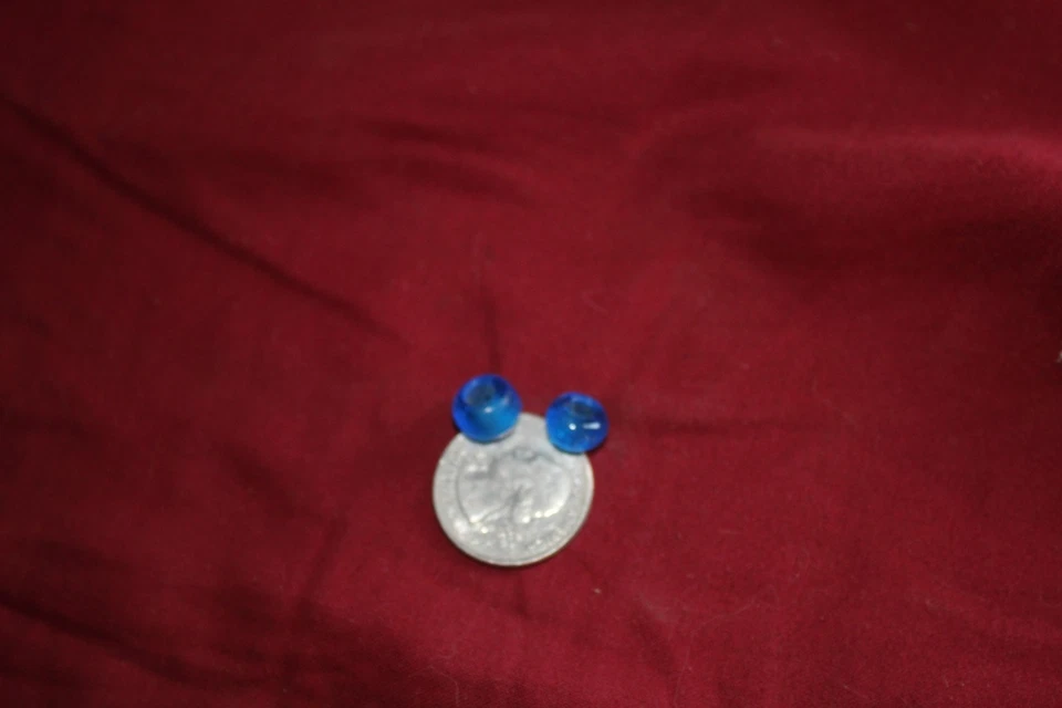 2 ПРОЗРАЧНЫЕ СИНИЕ БУСИНЫ PADRE TRADE НАЙДЕНЫ В ЛАГЕРЕ HUNKPAPA - Изображение 1 из 1