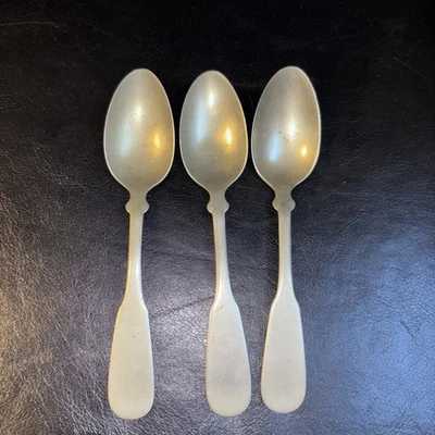 Juego de 3 cucharaditas vintage de níquel y plata • Cubiertos estilo antiguo Foto 1 de 4