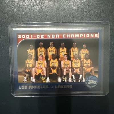2002-03 Topps #184 2001-02 Campeones de la NBA LAKERs Shaquille O’Neal Kobe Bryant Salón de la fama Foto 1 de 2