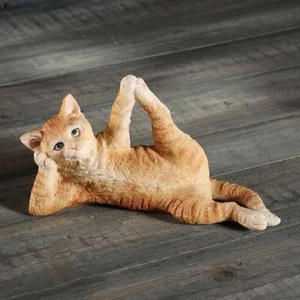 2 3/4 Zoll Orange Tabby Yoga Katze schlafen Vishnu Pose Harz Tier Figur - Bild 1 von 4