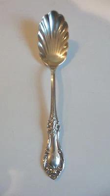 INTERNATIONAL "WILD ROSE, NEW" STERLING SILVER SUGAR SHELL / SPOON, 30 grams - Image 1 of 4