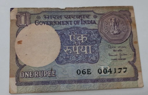 Special India 1 Rupees Bank Note Rs 1 - circulated old Indian Currency   - qty 1 Cover